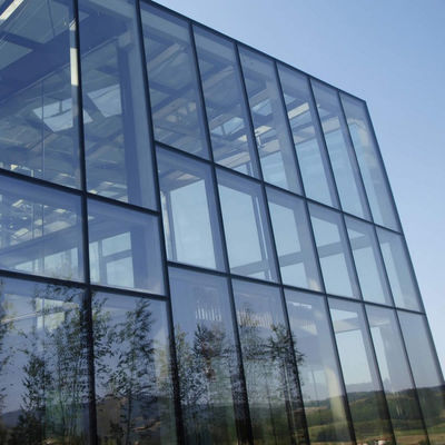 Parede de cortina de vidro de baixo E Interior Economia de energia Sistema de parede de cortina de vidro unificado Edifício comercial Parede de cortina isolamento acústico