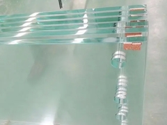 Perfurar o painel de vidro